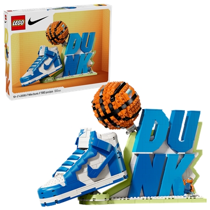 Nike Dunk x LEGO