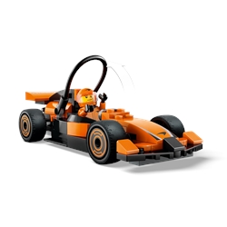 Piloto de F1 com Carro de Corrida McLaren