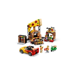 Pizza Delivery Experience with Vehicles